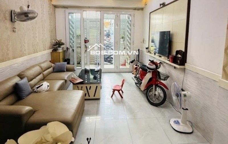 Mặt Tiền VIP Ngay Trương Sơn Khu Sân Bay Phường 4, Tân Bình, 60m2, Nhà nát. Chỉ 10.3 tỷ TL .